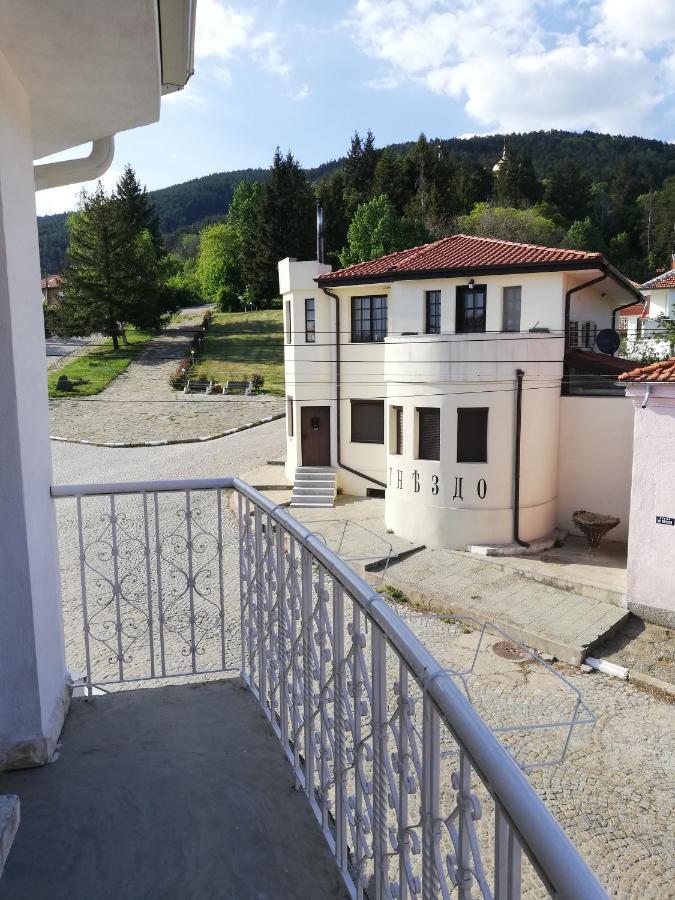Хотел Бялата Роза Shipka Exteriör bild
